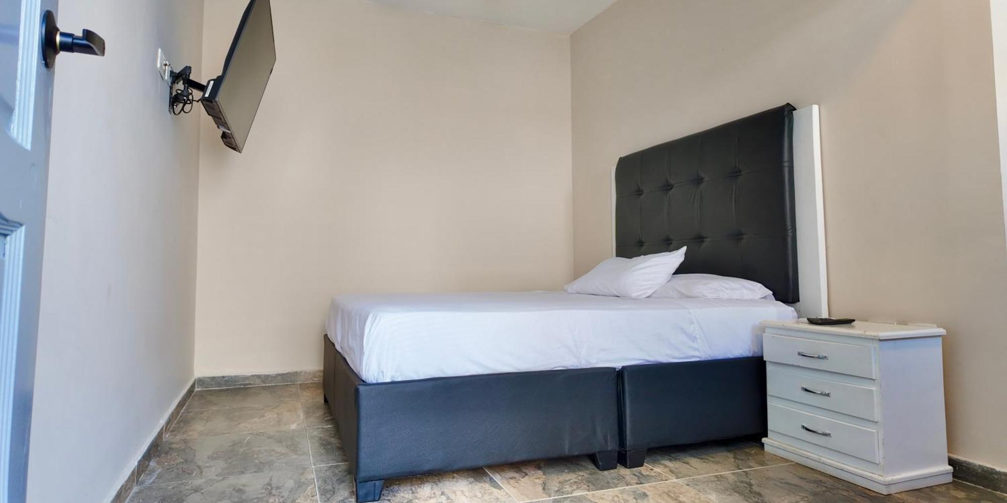 Casa Crespo Real 7 Con Piscina Privada Flight Friendly Villa *