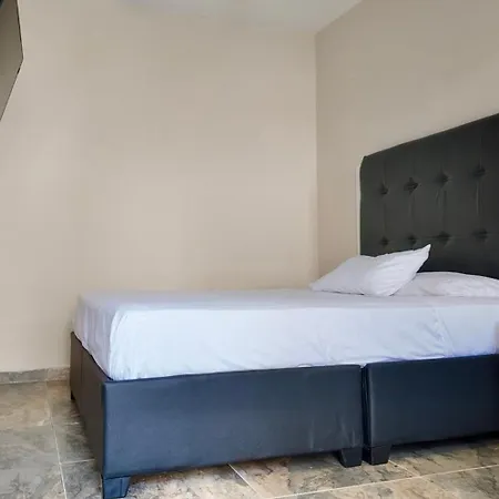 Casa Crespo Real 7 Con Piscina Privada Flight Friendly Villa *
